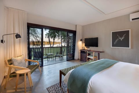 TV and multimedia, View (from property/room), Balcony/Terrace, Bedroom, Lake view, air conditioner