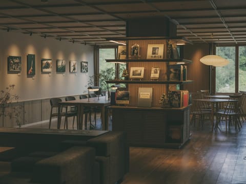 Summer, View (from property/room), Living room, Lobby or reception, Lounge or bar, Seating area, Mountain view