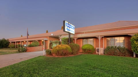 Property building, Night