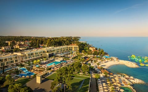 Property building, Beach, Swimming pool