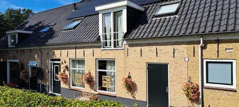 de Staelduinhoeve House in s-Gravenzande