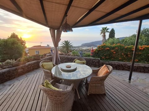 Balcony/Terrace, Mountain view, Sea view, Sunset