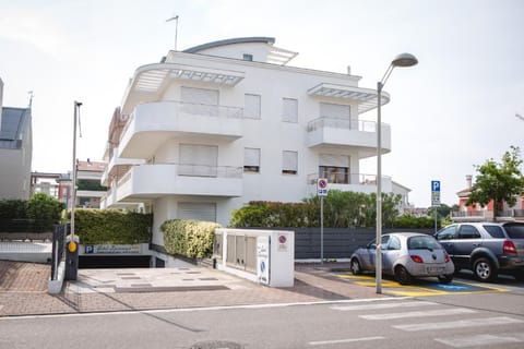 Property building, Street view