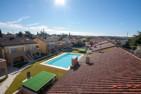 Garden, Swimming pool