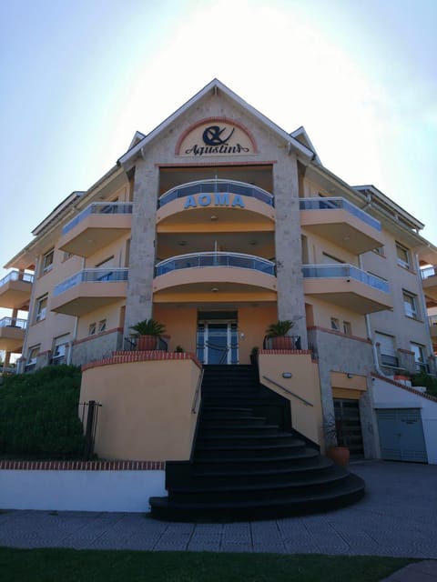 Facade/entrance, Off site, Property logo or sign, City view, Sea view