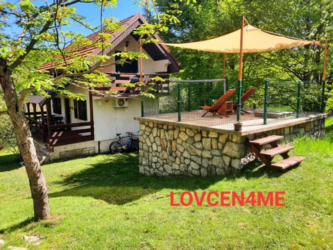 Property building, Spring, Natural landscape, Garden, Balcony/Terrace, Garden view