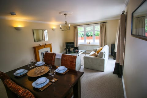 TV and multimedia, View (from property/room), Living room, Seating area, Dining area