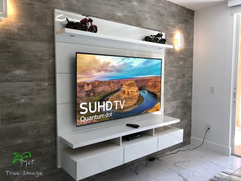 Yacht Club at Aventura 2 Bed 2 bath Luxurius Cozy Brand New Apartment in Aventura