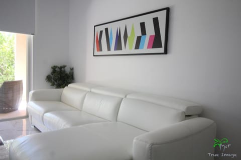 Yacht Club at Aventura 2 Bed 2 bath Luxurius Cozy Brand New Apartment in Aventura