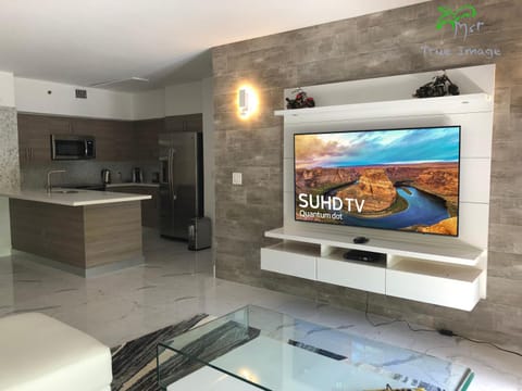 Yacht Club at Aventura 2 Bed 2 bath Luxurius Cozy Brand New Apartment in Aventura