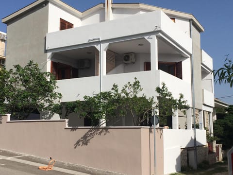 Property building, View (from property/room), Balcony/Terrace