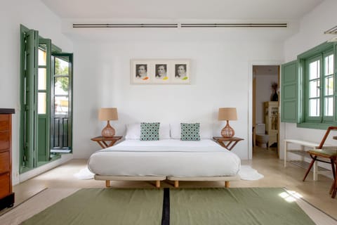 Bed, Photo of the whole room