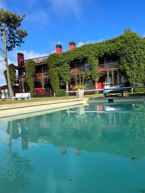 Property building, Day, Natural landscape, Garden, Garden, Garden view, Pool view, Swimming pool