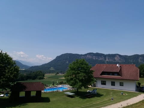 Facade/entrance, Neighbourhood, Natural landscape, BBQ facilities, Fishing, Garden, Horse-riding, Hot Tub, Massage, Sauna, Solarium, Table tennis, Balcony/Terrace, Hiking, Cycling, Pets, Garden view, Mountain view, Pool view, River view, Swimming pool, Swimming pool, Open Air Bath