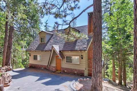 Dancing Bear Chalet House in Lake Arrowhead
