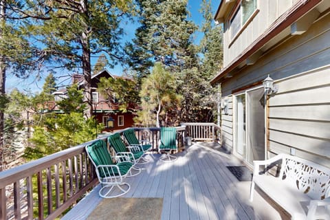Dancing Bear Chalet House in Lake Arrowhead