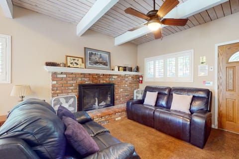 Dancing Bear Chalet House in Lake Arrowhead