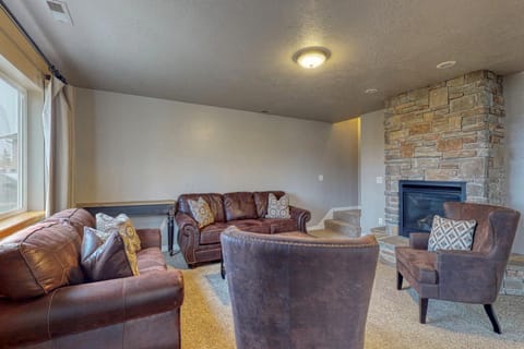 Sunset Vista House in Garden City