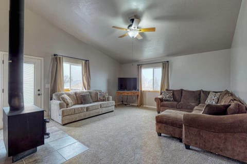 Sunset Vista House in Garden City