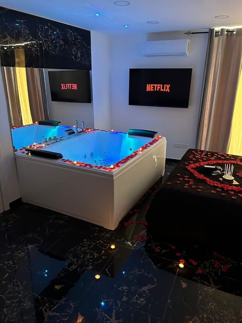 Valentino luxury suites Apartment in Naples