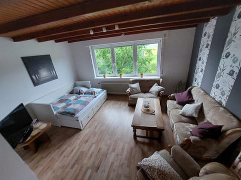 Communal lounge/ TV room, TV and multimedia, Living room, Photo of the whole room, Seating area