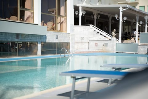 Solarium, Swimming pool