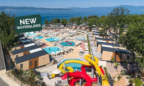 Property building, Sea view, Swimming pool