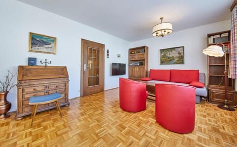 Bed, Living room, Seating area