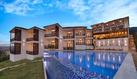 Property building, Swimming pool