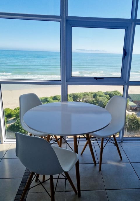 Day, View (from property/room), Dining area, Beach, Sea view