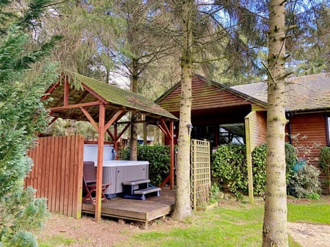 Property building, Hot Tub