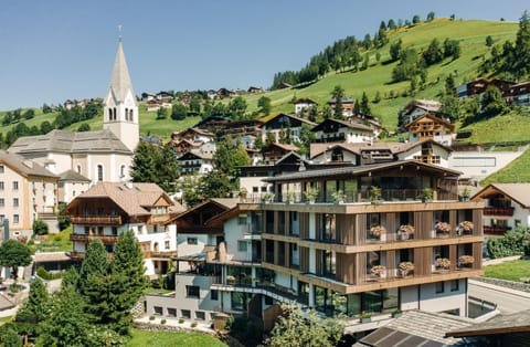 Property building, Neighbourhood, City view