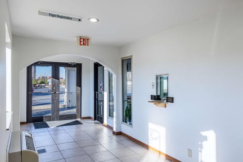 Lobby or reception, On site