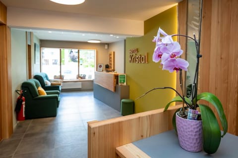 Lobby or reception, Seating area