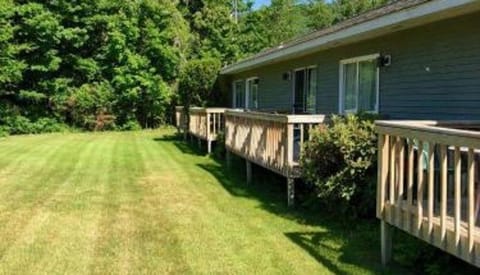 Lyn Aire Motel - Lake George Motel in Queensbury