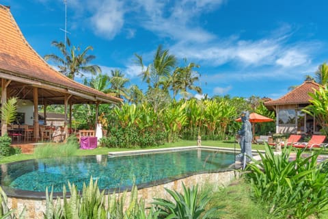 Day, Summer, Garden, Garden view, Landmark view, Area and facilities, Swimming pool