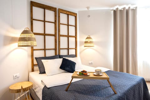 Bed, Living room, Photo of the whole room, Seating area, Bedroom, Breakfast