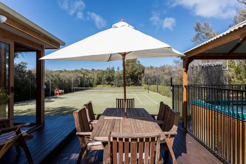 Hot Tub, Tennis court