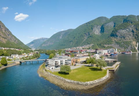 Property building, Day, Natural landscape, Bird's eye view, City view, Mountain view, River view, Sea view
