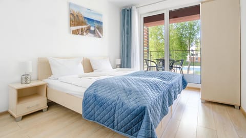 Bed, Balcony/Terrace, Bedroom