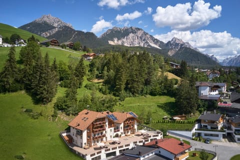 Property building, Neighbourhood, Bird's eye view, Mountain view