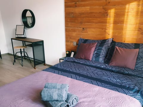 Photo of the whole room, Bedroom