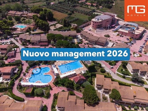 Property building, Restaurant/places to eat, Swimming pool