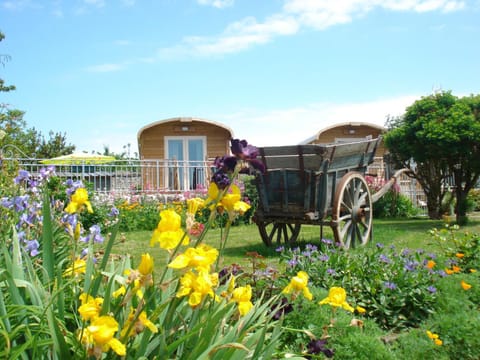 Les Roulottes de Cuzay House in Centre-Val de Loire