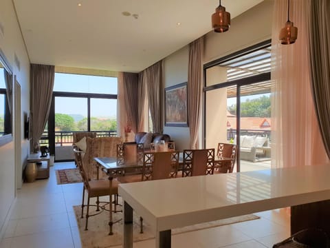 Balcony/Terrace, Living room, Seating area, Dining area