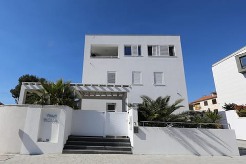 Property building, Facade/entrance