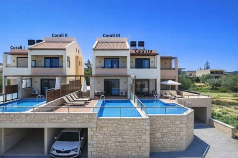 Property building, Patio, Pool view, Parking