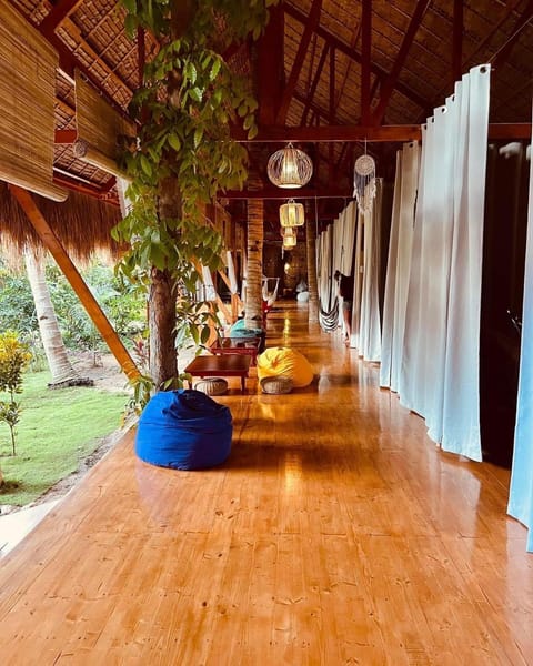 Property building, Seating area