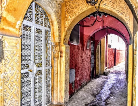 Facade/entrance