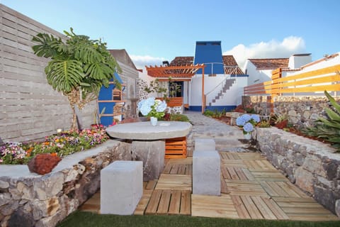 BBQ facilities, Garden, Balcony/Terrace, Decorative detail, Garden view, Sea view